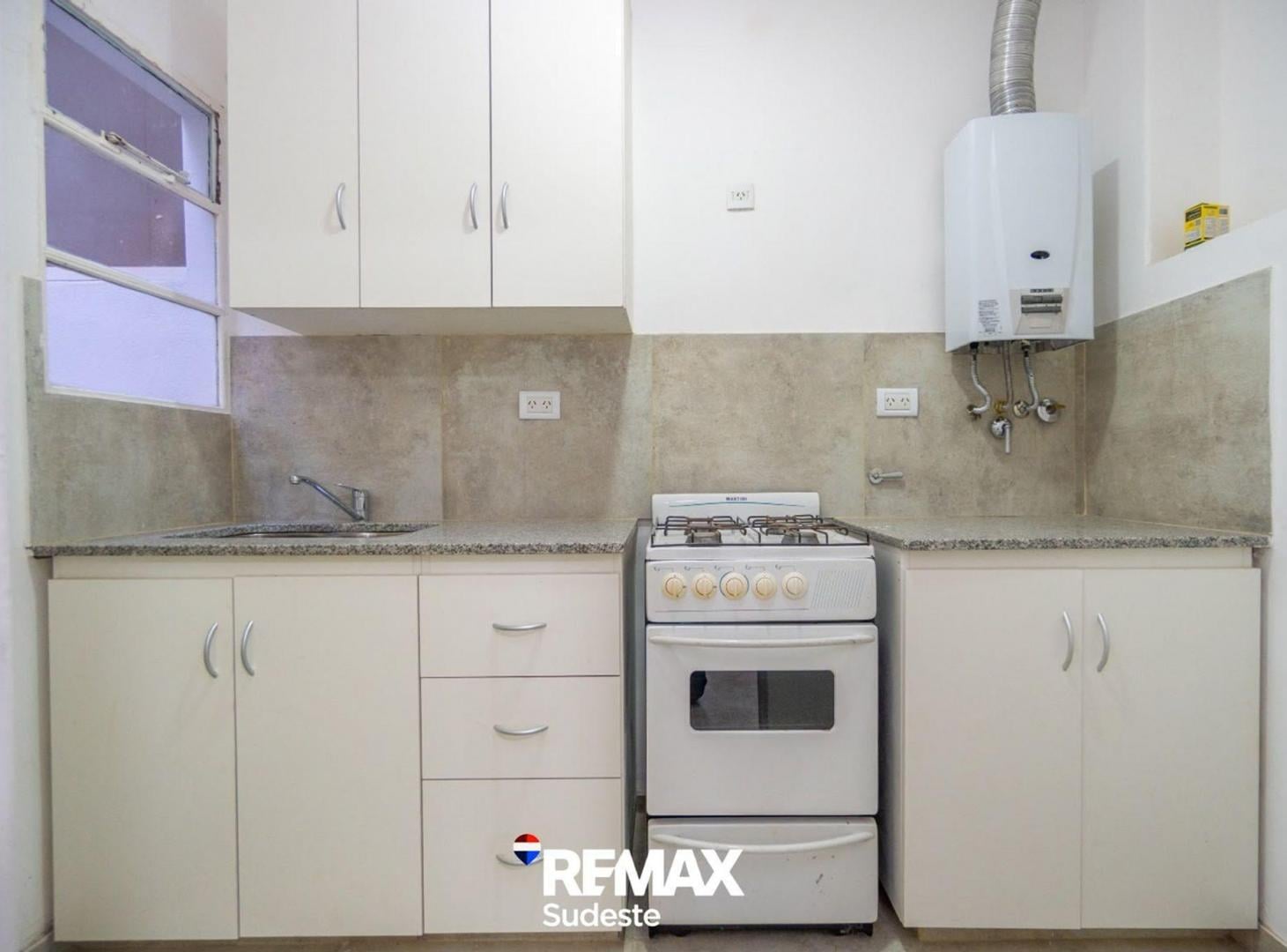 Foto de VENTA LAVALLE 83 RENOVADO 2 DORMITORIOS, imagen 3