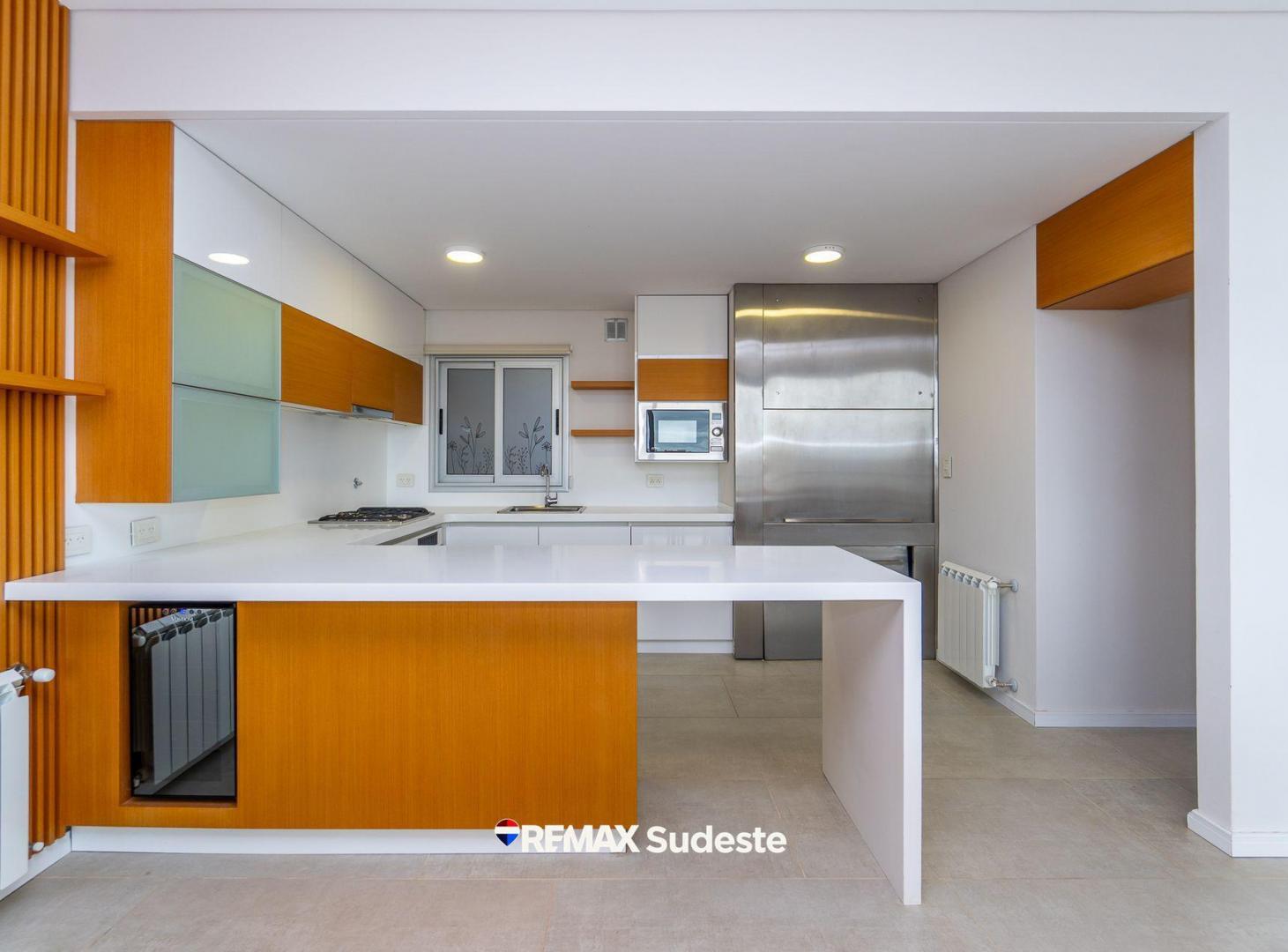 Foto de VENTA SEMIPISO 3 DORMITORIOS ZONA, imagen 2