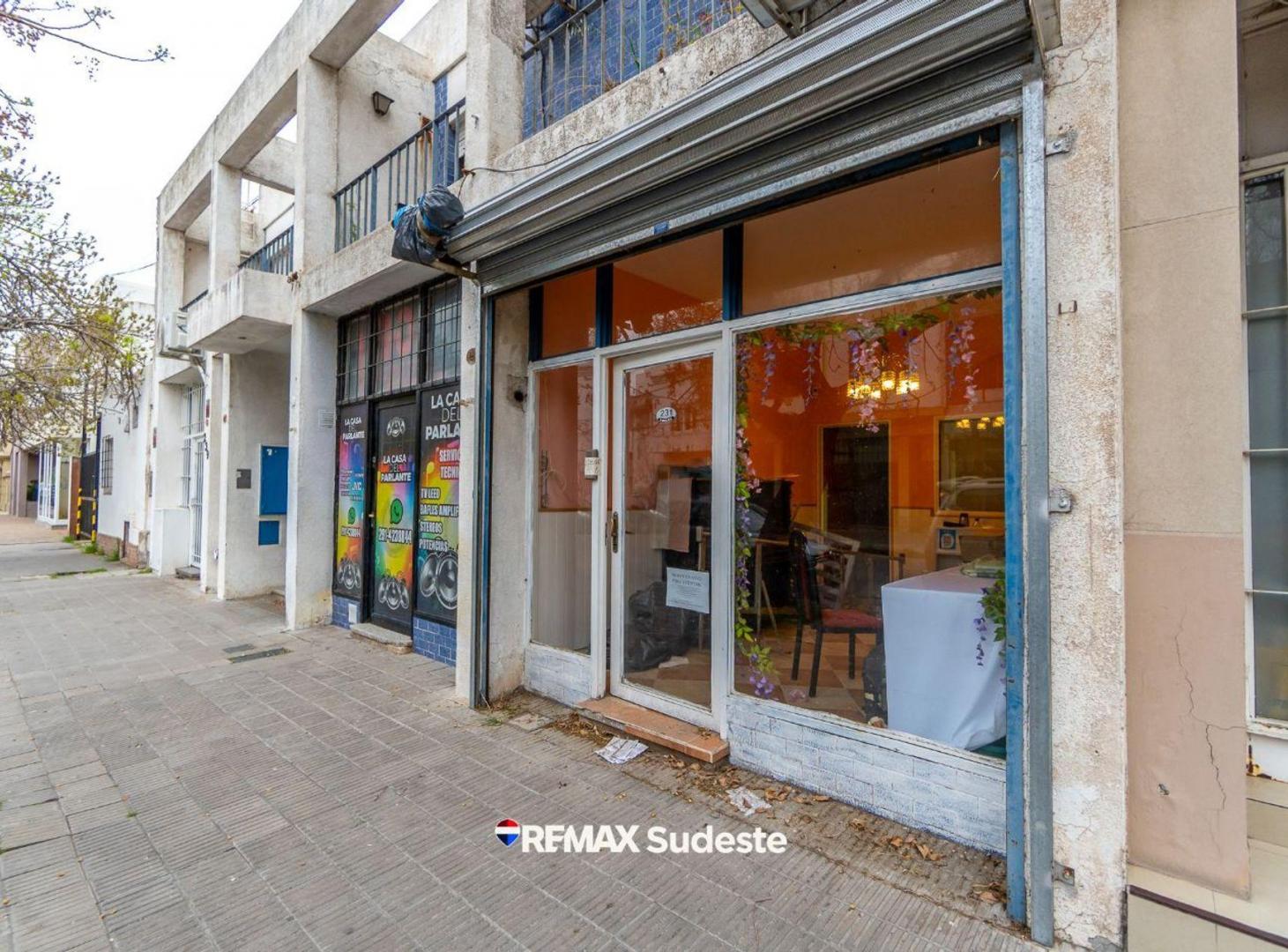 Foto de VENTA LOCAL A 3 CUADRAS DE LA PLAZA, imagen 2