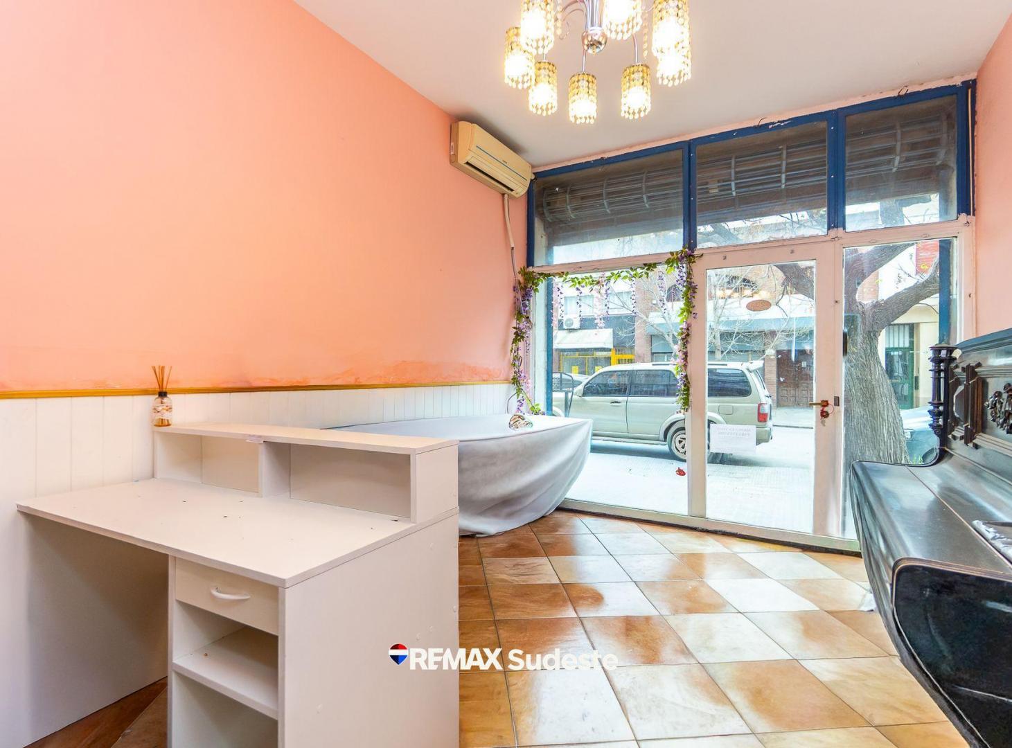 Foto de VENTA LOCAL A 3 CUADRAS DE LA PLAZA, imagen 3