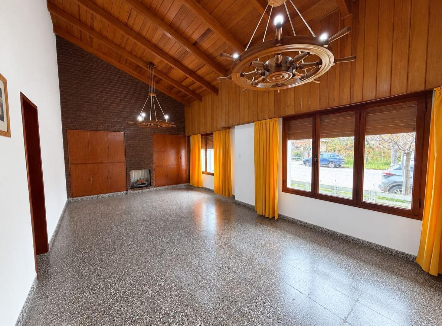 Foto de VENTA CASA A DOS CUADRAS DE LA PLAYA, imagen 2