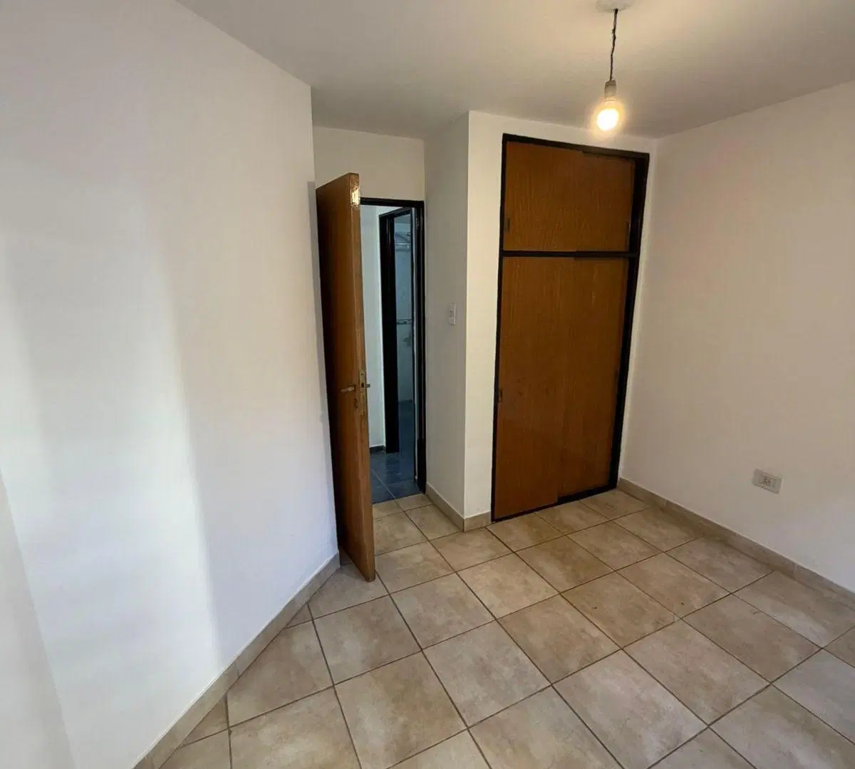 ALQUILER UN DORMITORIO CON BALCON EN NUEVA CORDOBA! 3