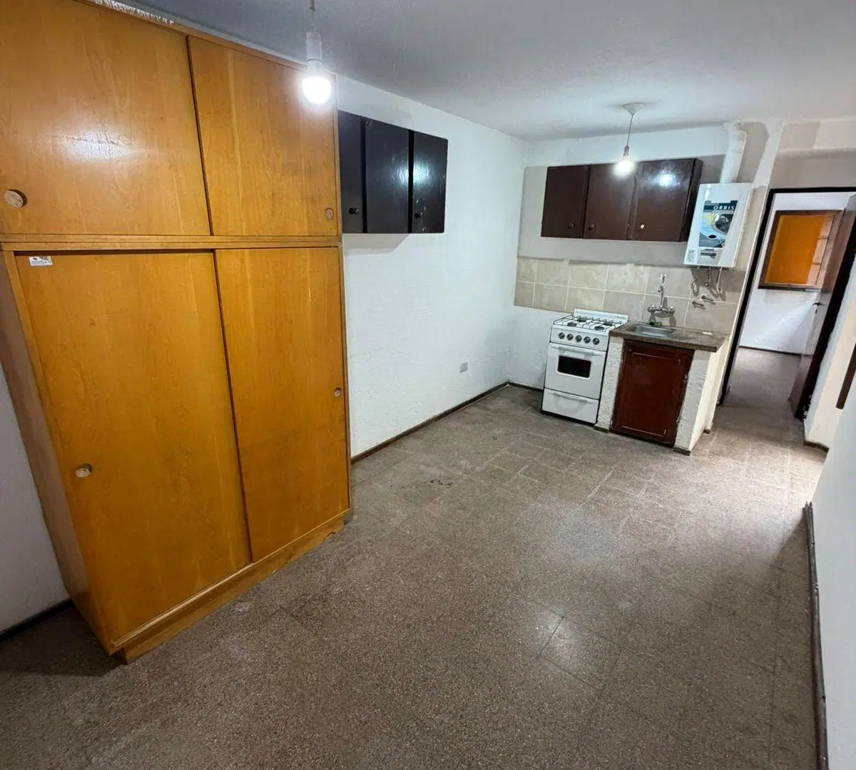 ALQUILER MONOAMBIENTE EN BARRIO ALBERDI. EXPENSAS BAJAS!!! 2