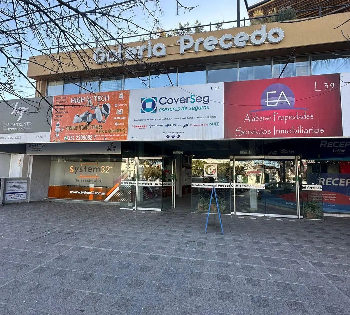 ALQUILER LOCAL COMERCIAL 6M2 EN GALERIA PRECEDO, CERRO DE LAS ROSAS!!! 3