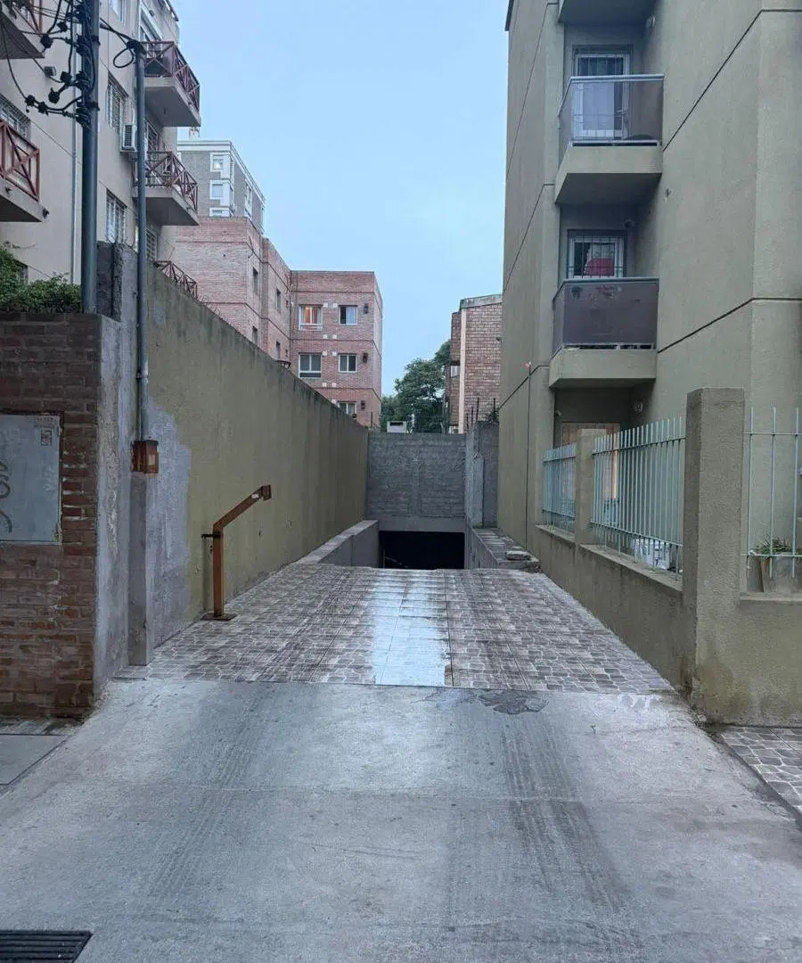 ALQUILER COCHERA PRIVADA EN BARRIO GENERAL PUEYRREDON 4