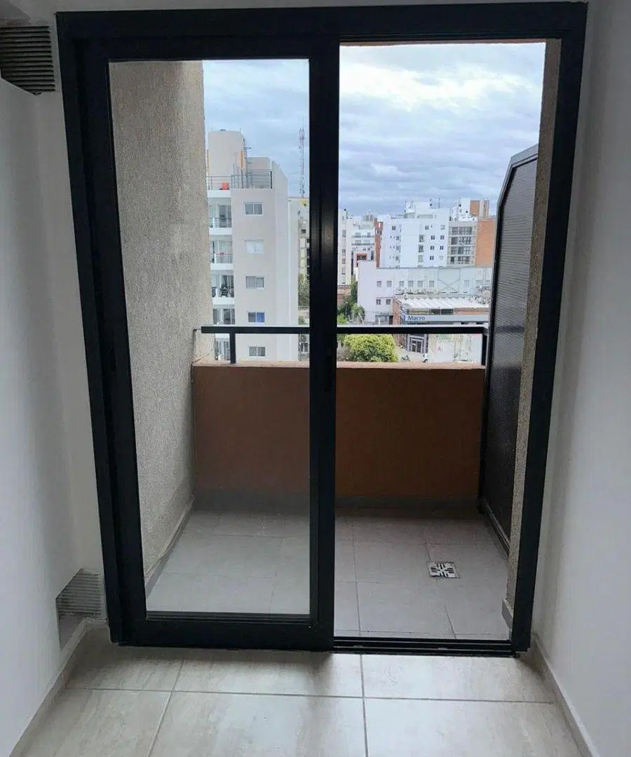 ALQUILER UN DORMITORIO CON BALCON EN BARRIO GENERAL PAZ!!! 2