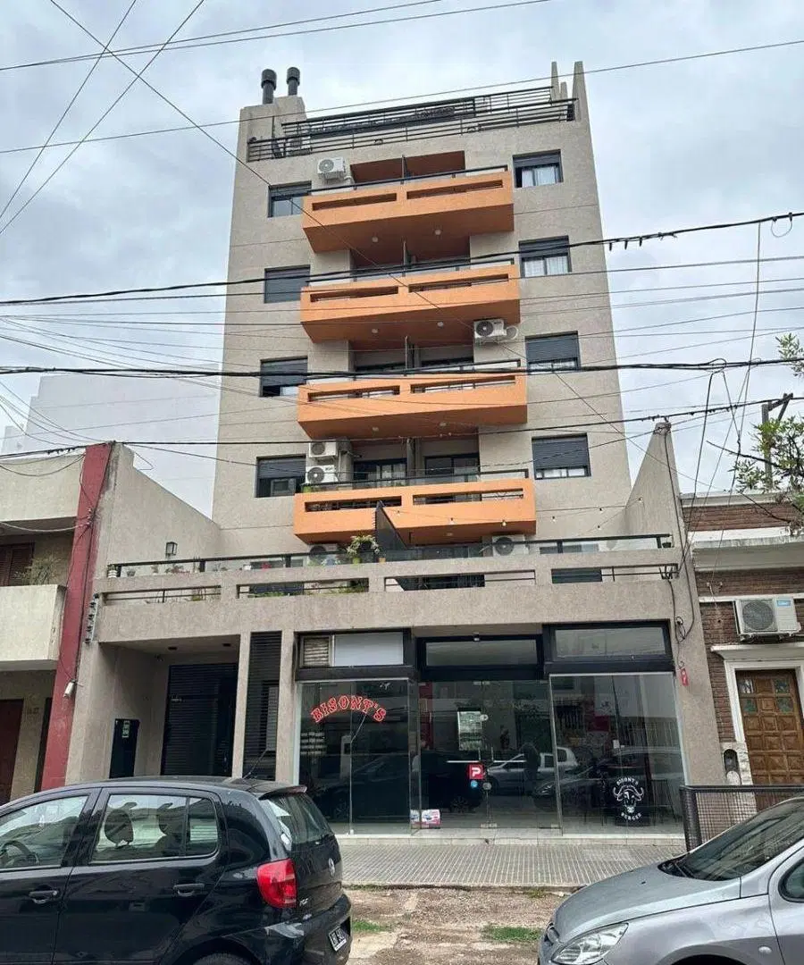 ALQUILER UN DORMITORIO CON BALCON EN BARRIO GENERAL PAZ!!! 3