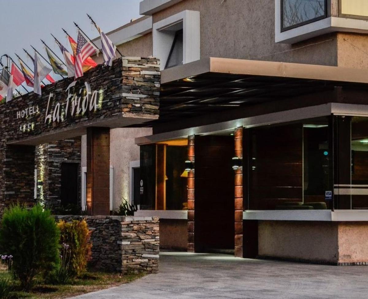 Hotel en Venta en Nono con Escritura Impecable Estado 5
