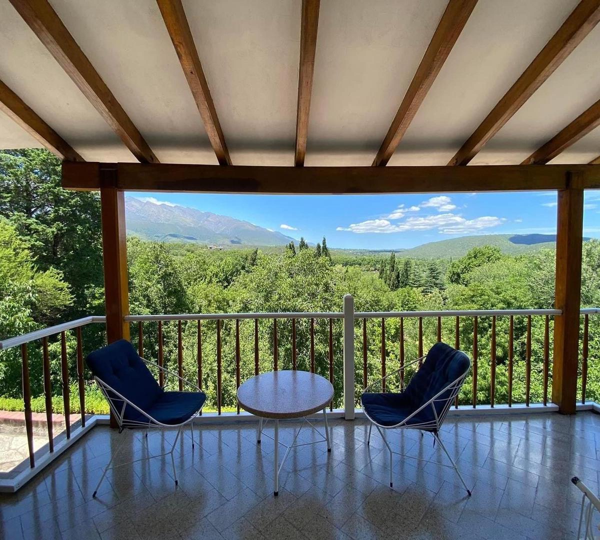 Hermosa Casa Estilo Alemán, Más un Departamento 3