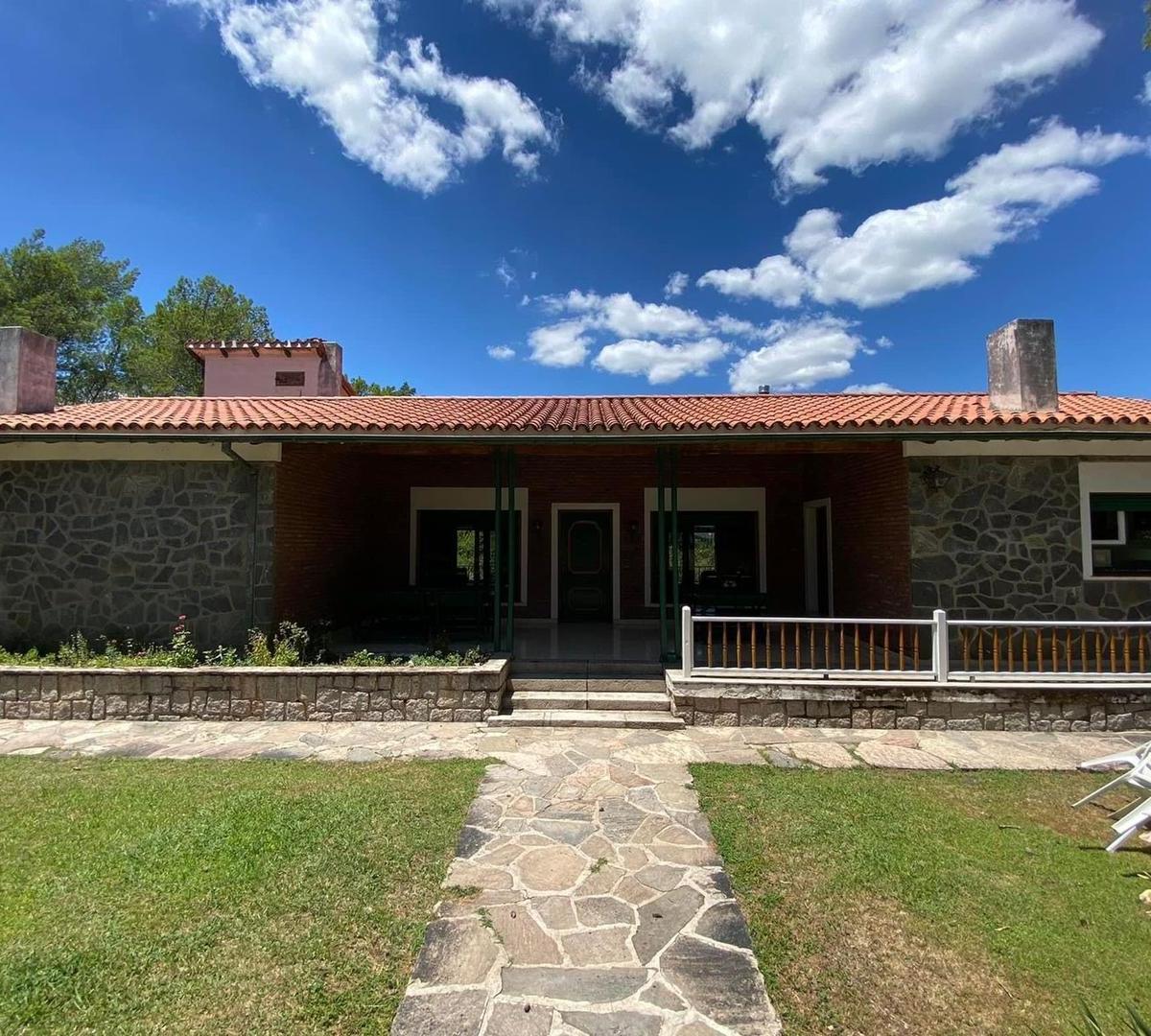 Hermosa Casa Estilo Alemán, Más un Departamento 4