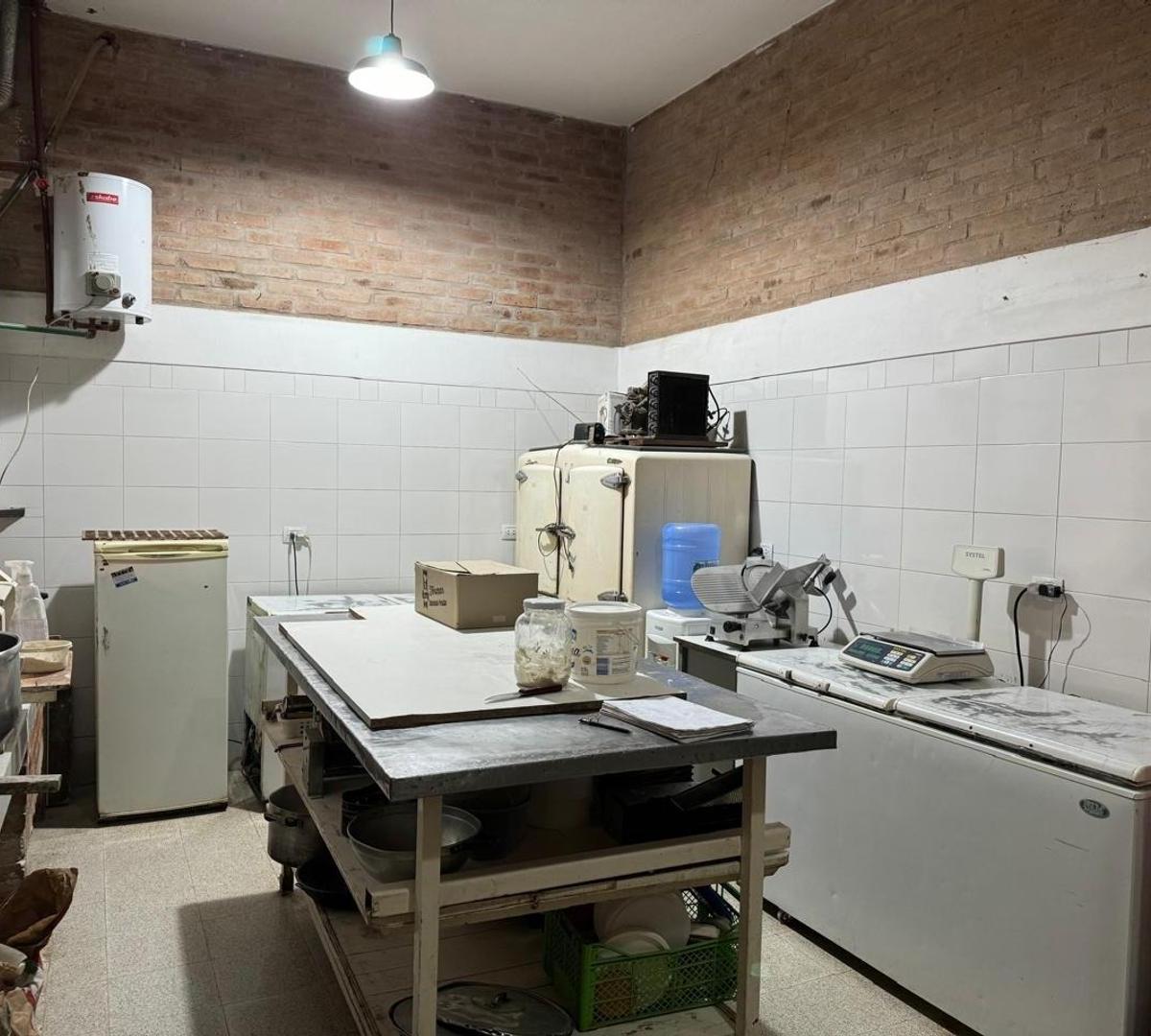 En Venta Importante Local en Villa Cura Brochero 2