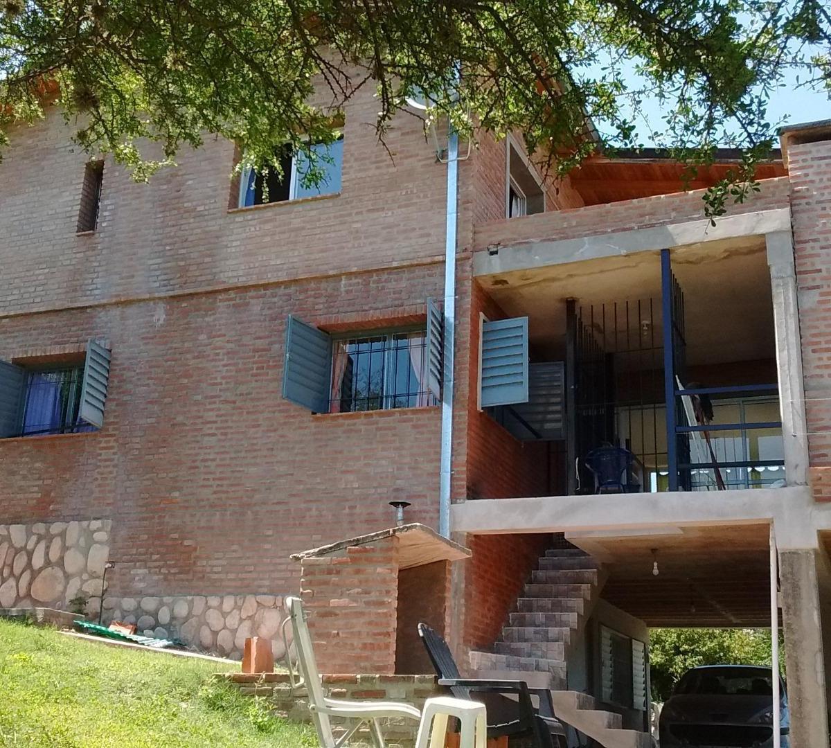 En Venta Una Hermosa Casa de 3 Plantas en Las Rabonas 4