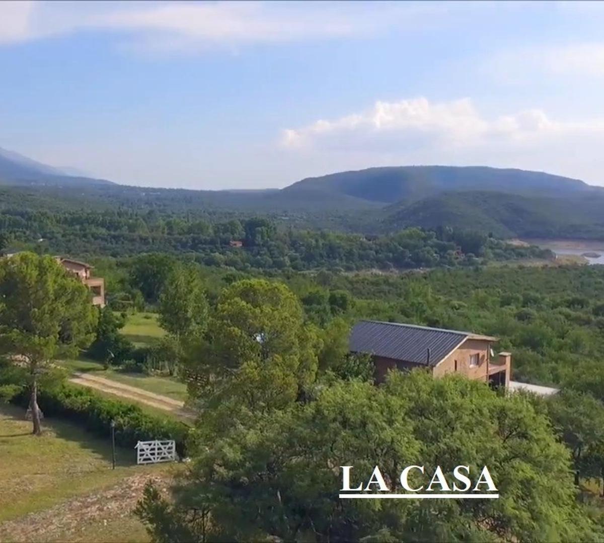 En Venta Una Hermosa Casa de 3 Plantas en Las Rabonas 1
