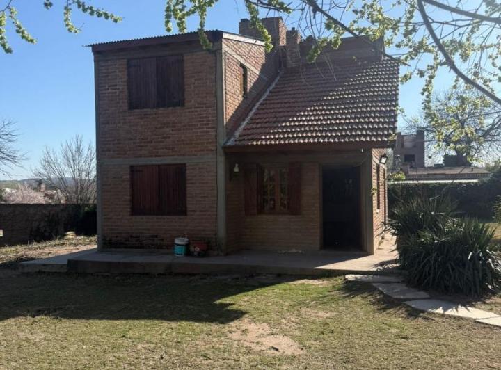 CASA DE 4 DORMITORIOS EN ALQUILER ANUAL MINA CLAVERO 1
