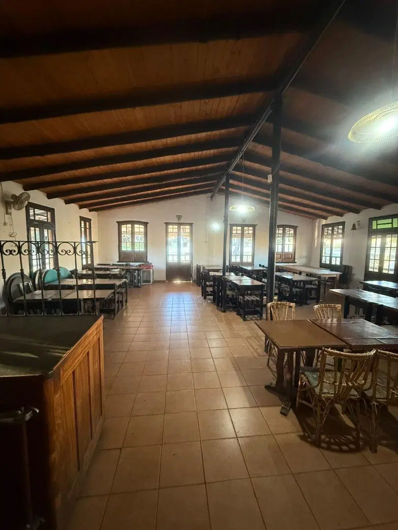 Cabañas, más pizzería/restaurante/dos oficinas 5