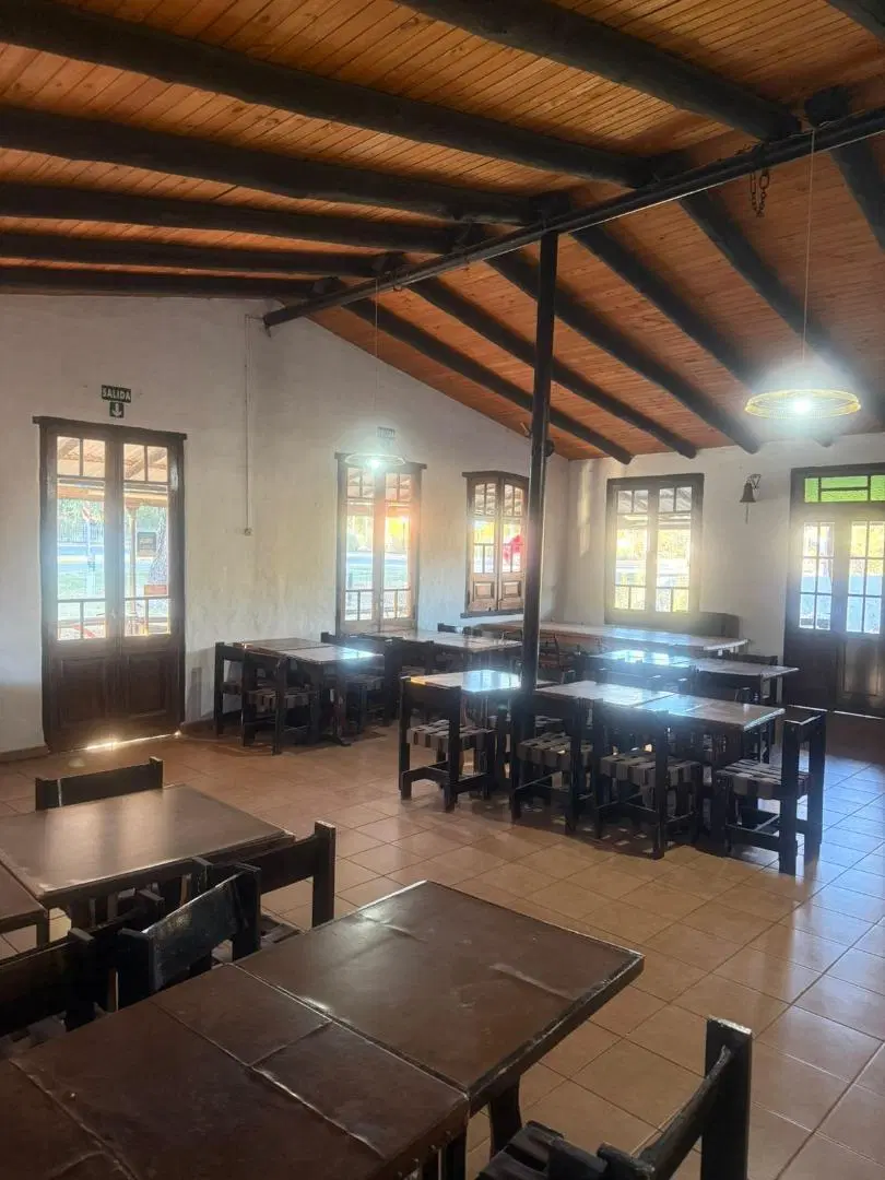 Cabañas, más pizzería/restaurante/dos oficinas 2