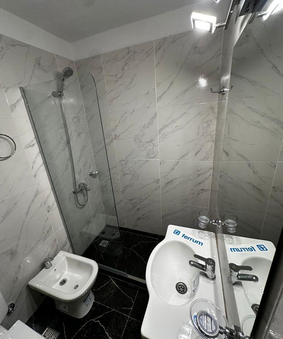 Foto de VENTA DEPARTAMENTO 2 AMBIENTES AL FRENTE CON BALCON CENTRO, imagen 4