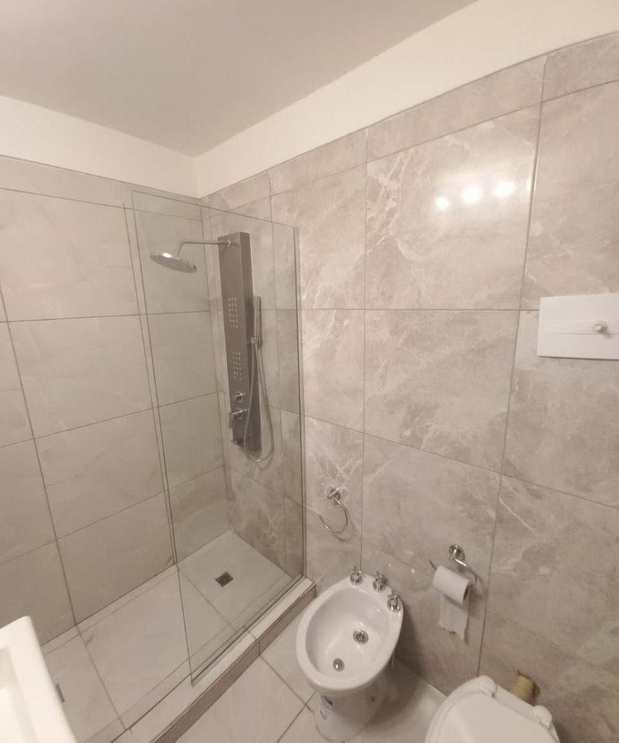 Foto de VENTA DEPARTAMENTO 3 AMBIENTES A LA CALLE CON BALCON CENTRO, imagen 3
