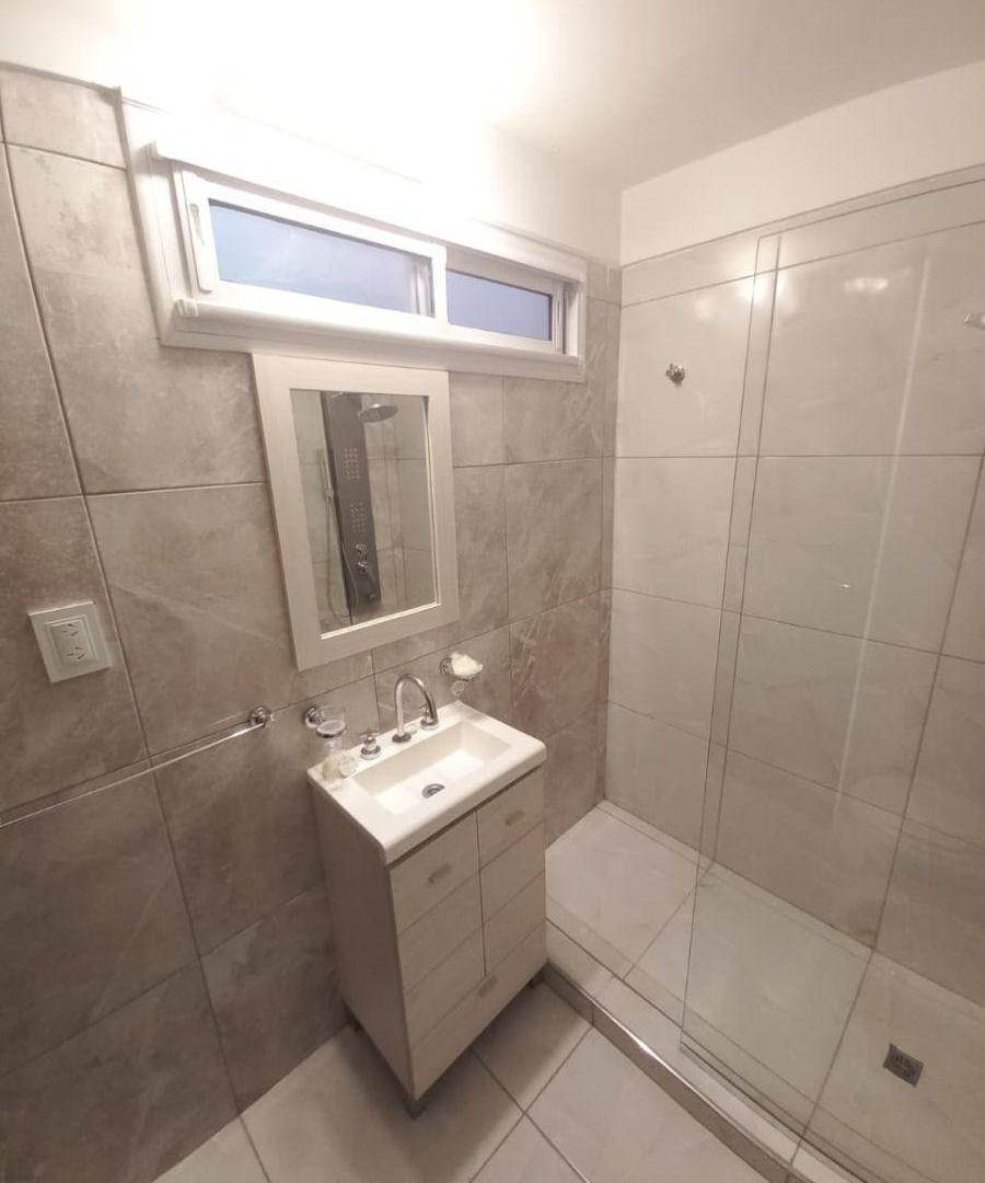 Foto de VENTA DEPARTAMENTO 3 AMBIENTES A LA CALLE CON BALCON CENTRO, imagen 1