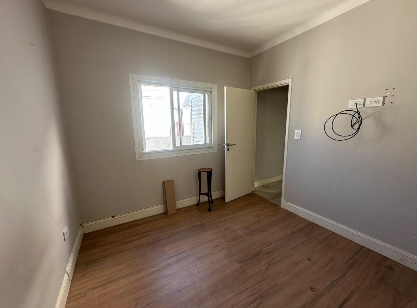 Foto de VENTA PH 3 AMBIENTES LATERAL CON PATIO Y PARRILLA EN PLAZA PERALTA RAMOS, imagen 4