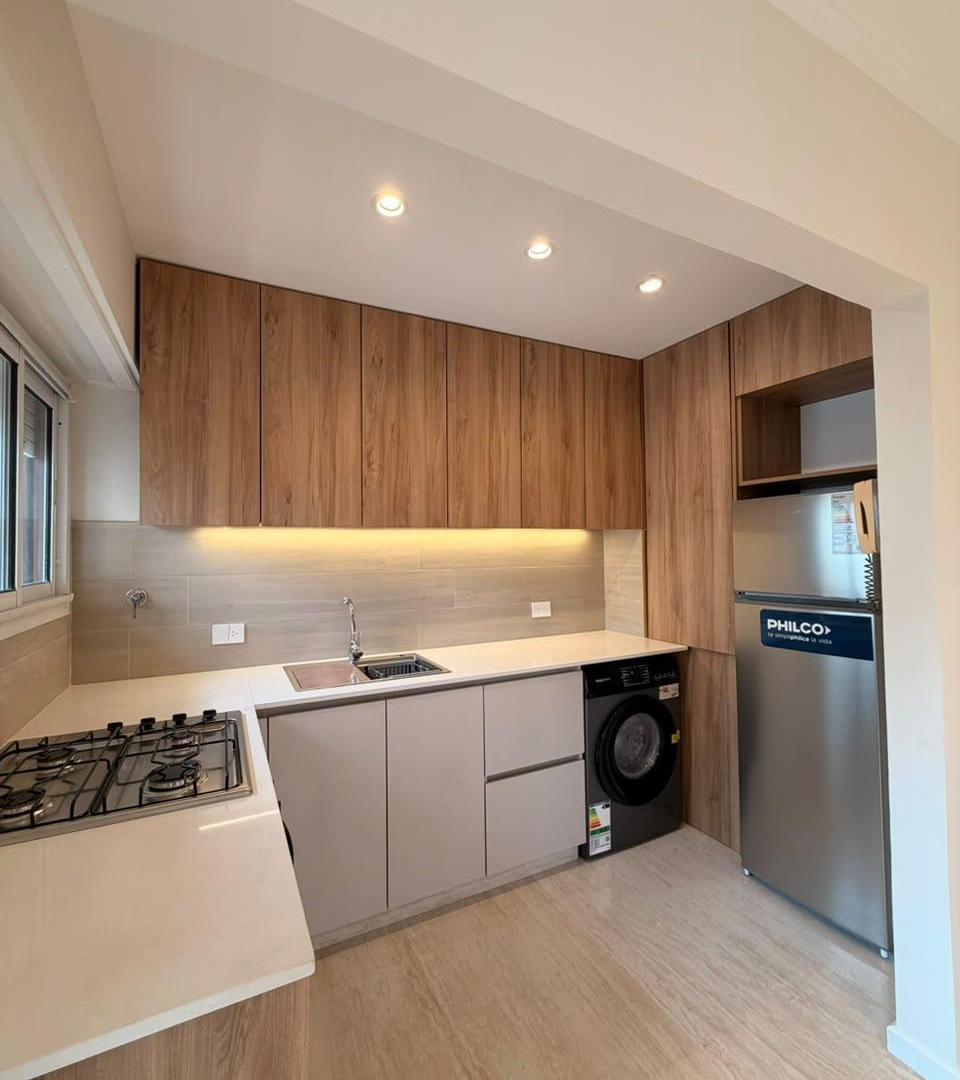 Foto de VENTA DEPARTAMENTO 2 AMBIENTES RECICLADO A NUEVO CON BALCÓN CENTRO, imagen 1