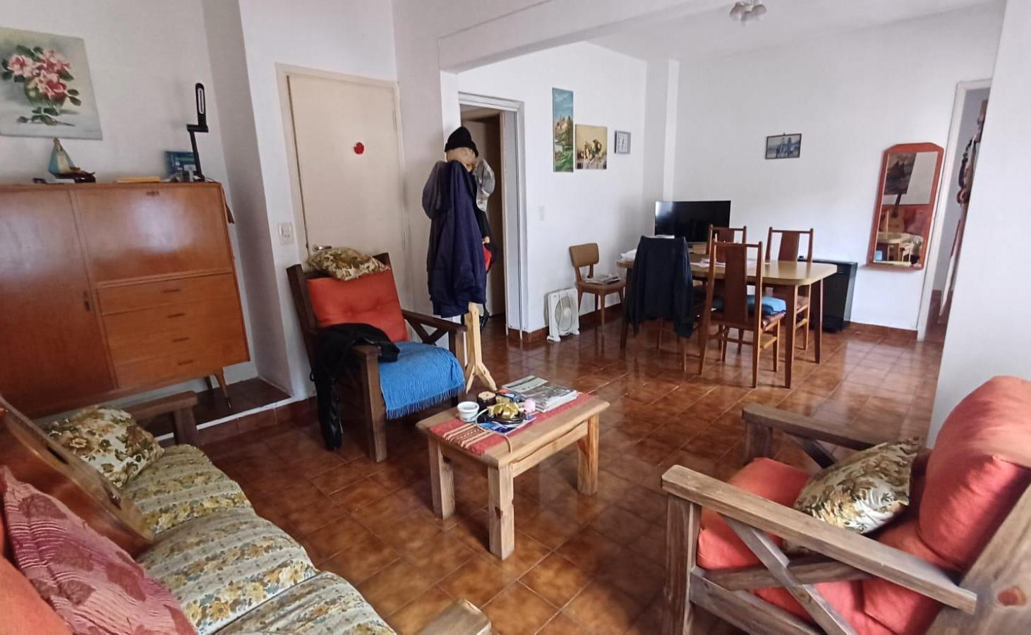 Foto de VENTA CASA 4 AMBIENTES CON GARAGE EN VILLA PRIMERA, imagen 2