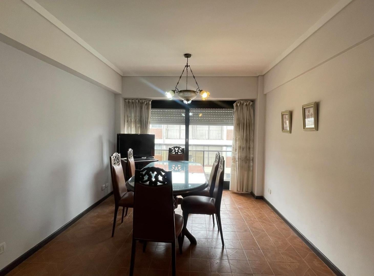 Foto de VENTA DEPARTAMENTO DE 3 AMBIENTES AL FRENTE CON COCHERA ZONA PASEO, imagen 3
