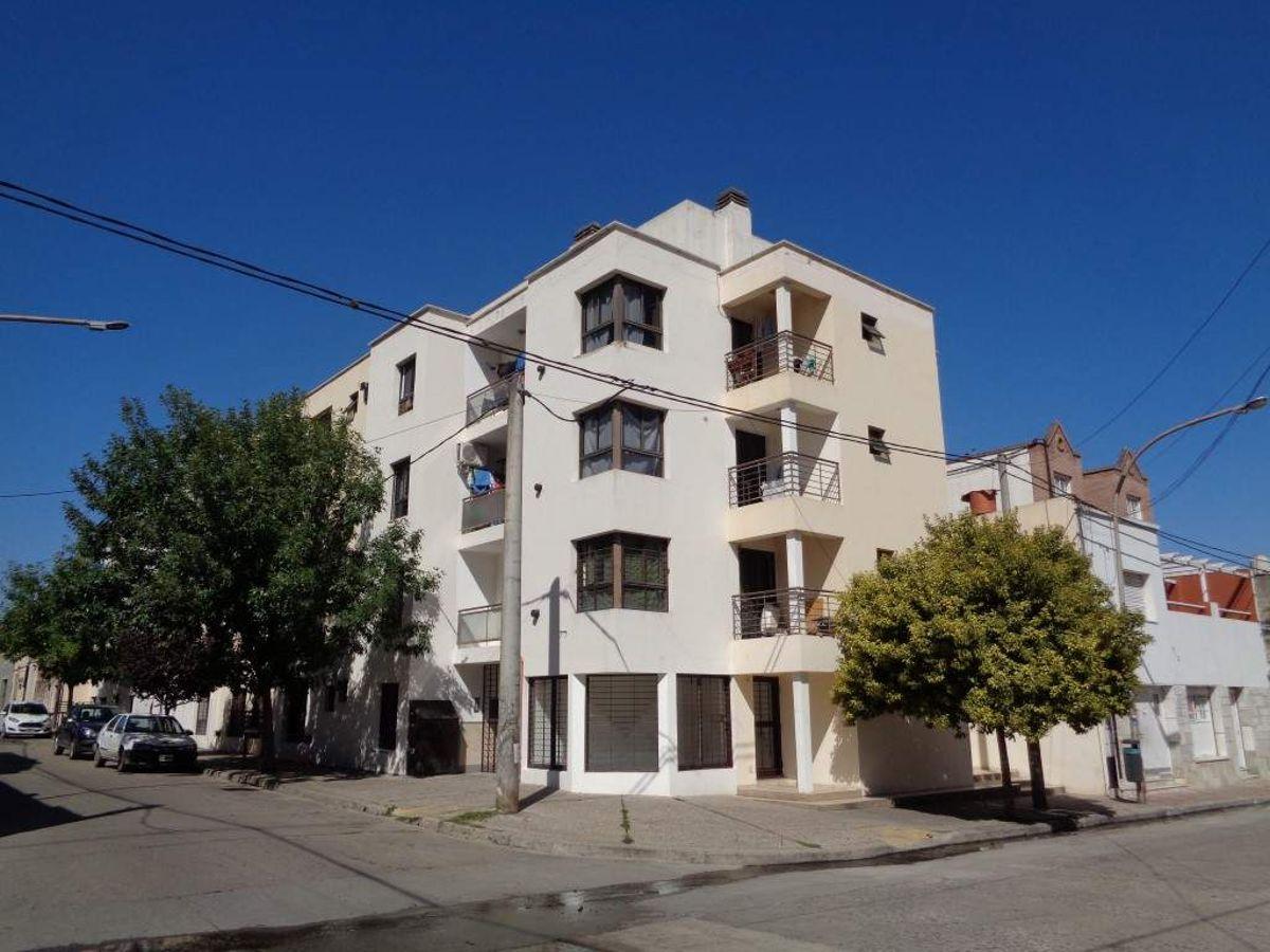 ALQUILER EN GUEMES 1DORM AMPLIO DEPTO