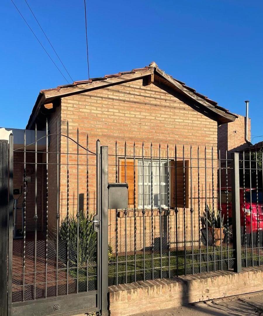 Casa de 260 m² con 3 dormitorios en venta en Los Boulevares