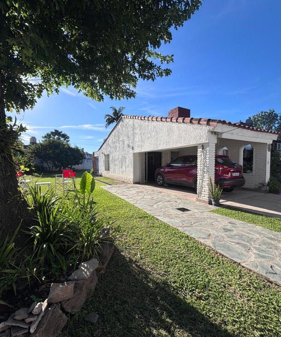 En VENTA - Casa de 3 dormitorios con lote adicional en Yerba Buena