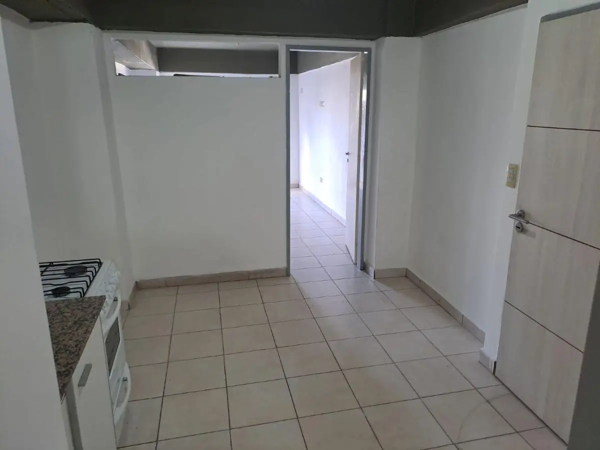 En ALQUILER – Departamento monoambiente con división en Barrio Norte 1