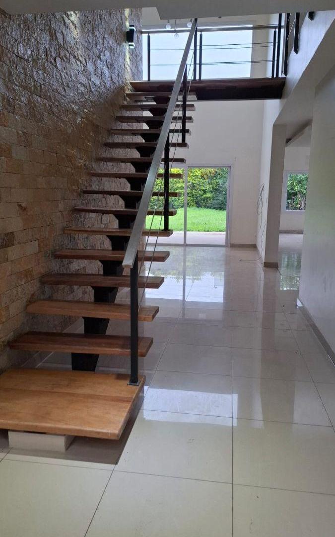 Foto de EN VENTA: Casa de categoría de 4 dormitorios en Country Plaza Perú, imagen 4