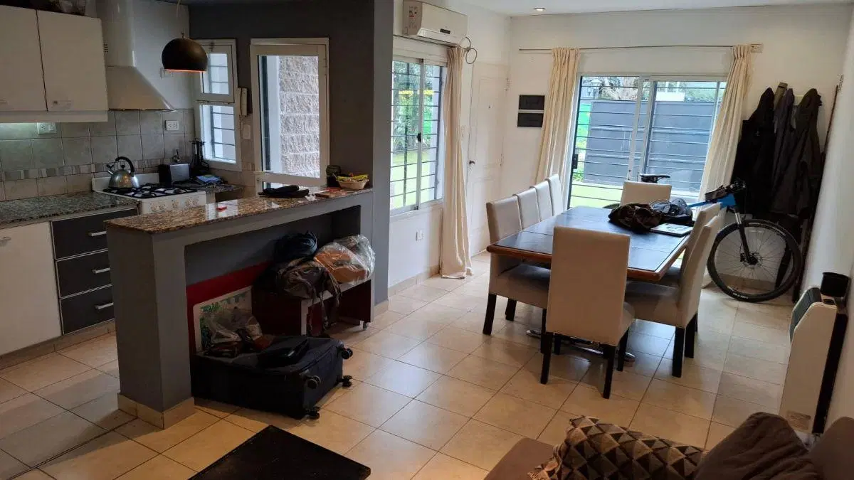 EN ALQUILER: Casa de 2 dormitorios con jardín en Yerba Buena 5