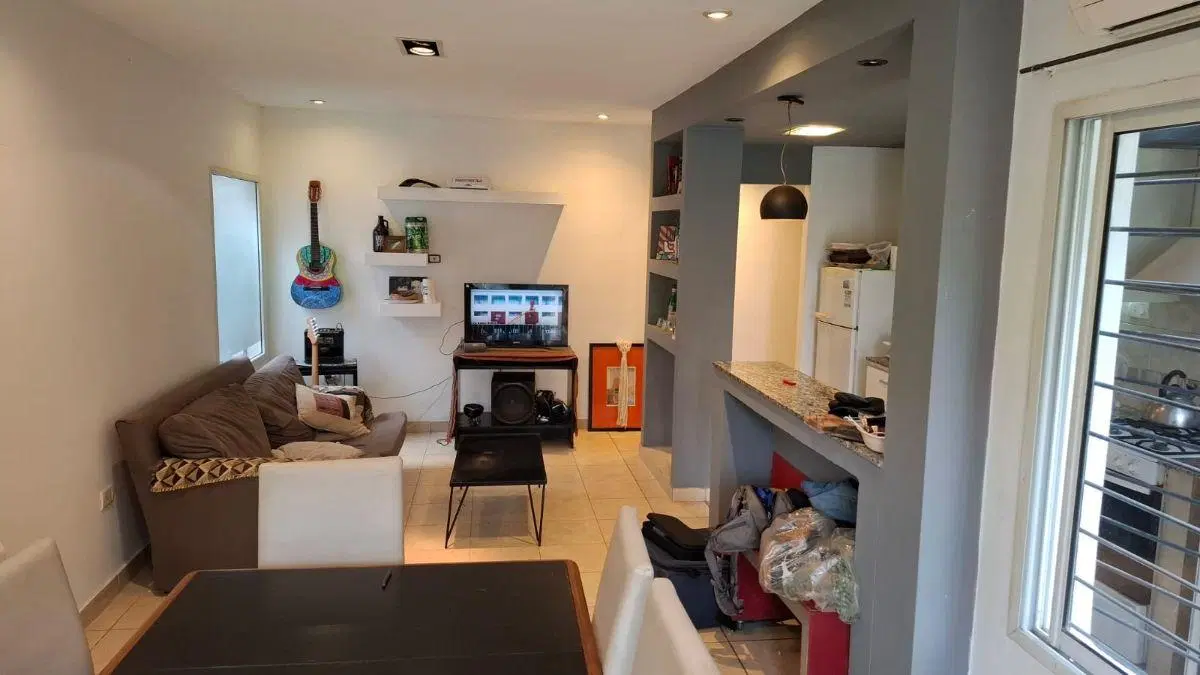 EN ALQUILER: Casa de 2 dormitorios con jardín en Yerba Buena 3
