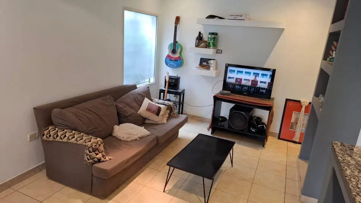 EN ALQUILER: Casa de 2 dormitorios con jardín en Yerba Buena 1