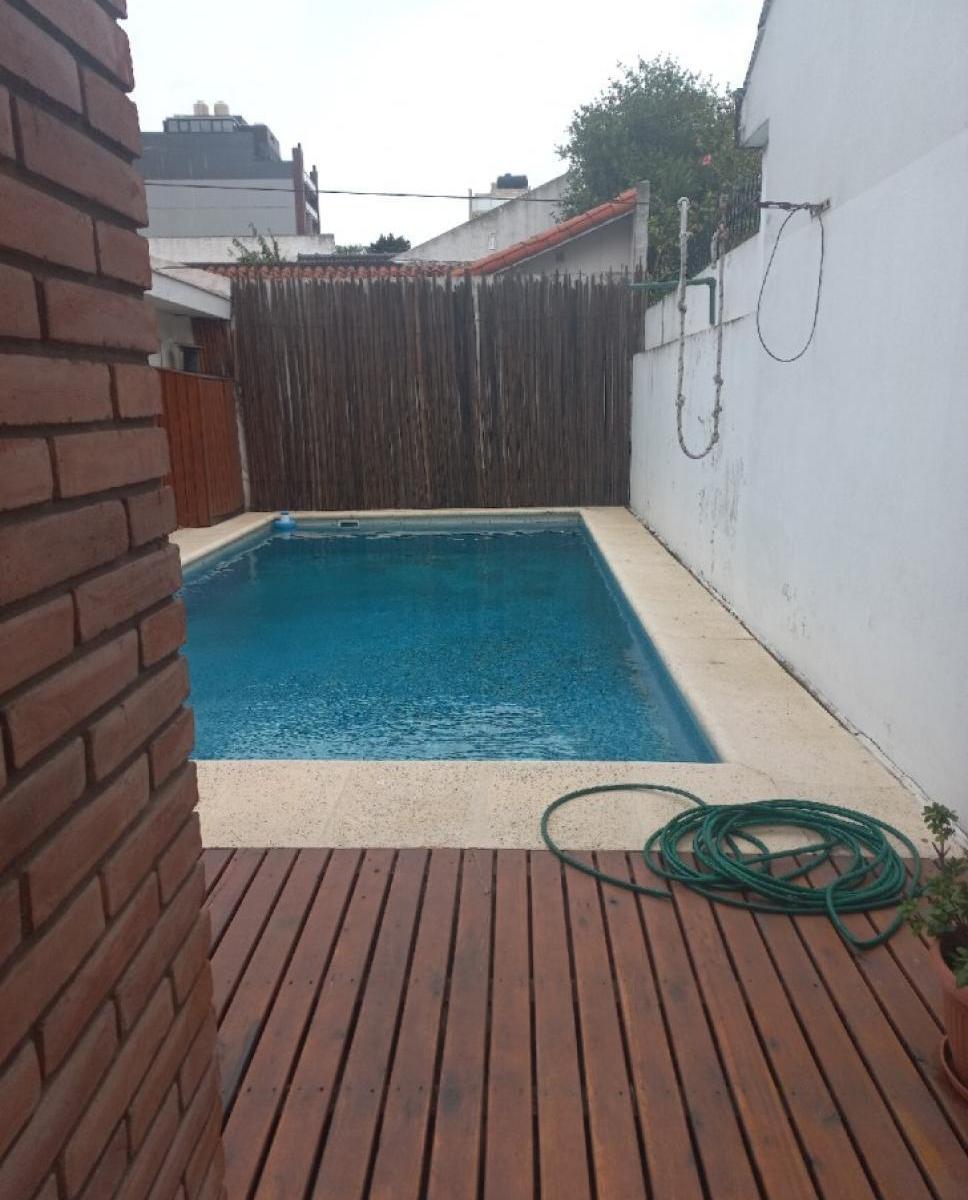 PROPIEDAD DE CATEGORIA EN VILLA SARMIENTO