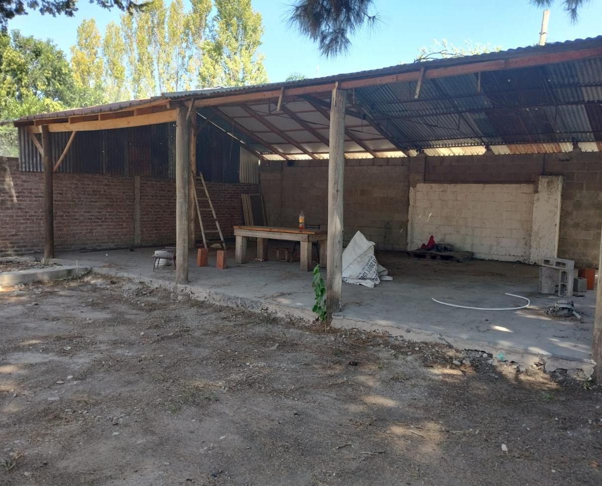 Casa Quinta Sobre Amplio Lote 5
