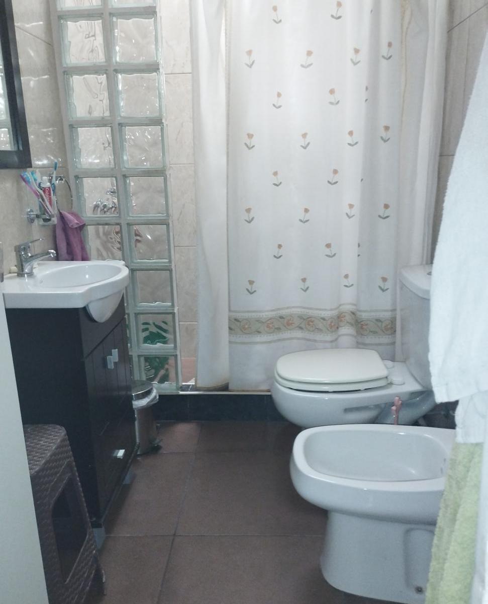 Foto de PROPIEDAD 4 AMBIENTES CON LOCAL, imagen 2