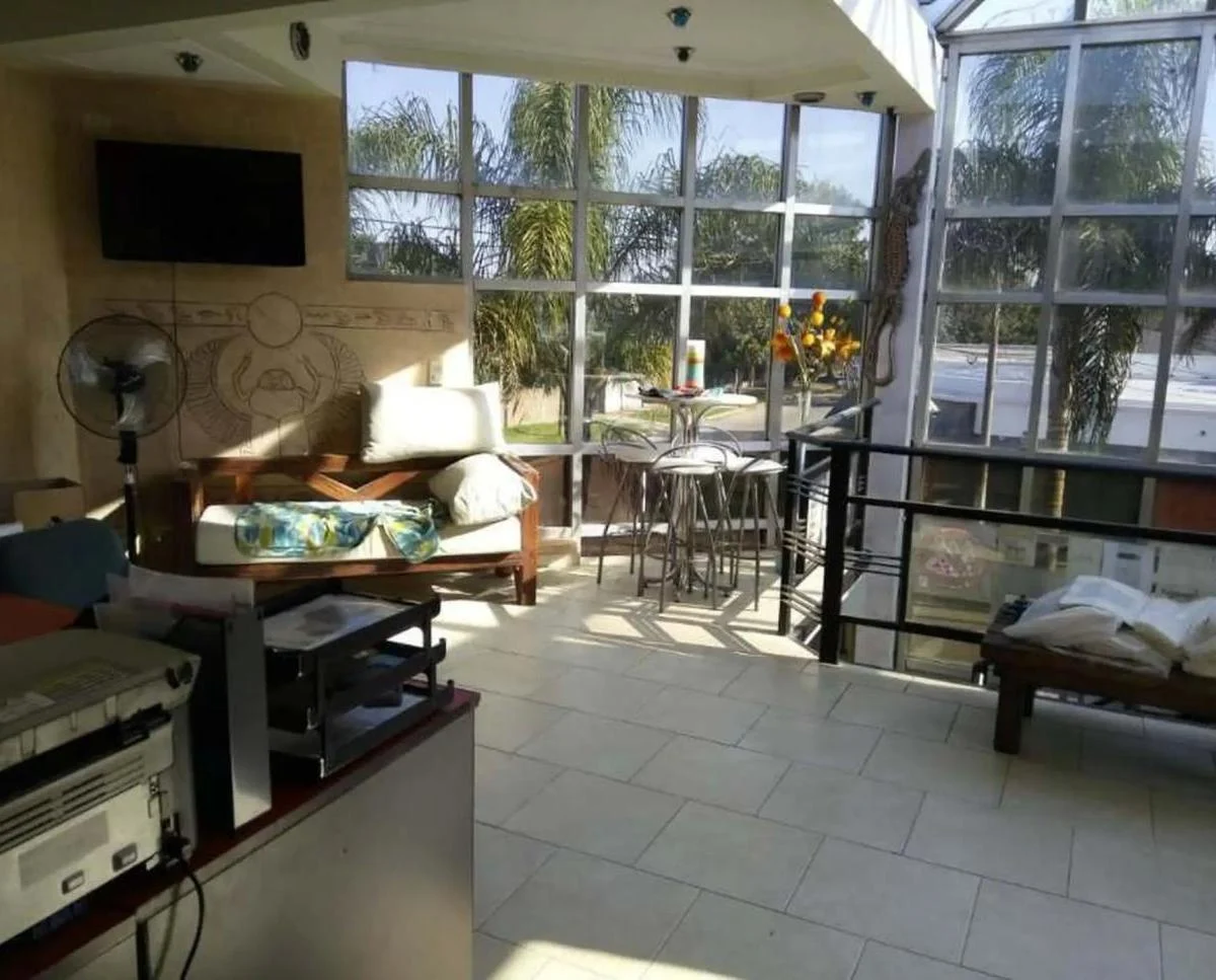 Foto de EXCELENTE EDIFICIO MULTIPROPOSITO EN VENTA SOBRE AMPLIO LOTE, imagen 2
