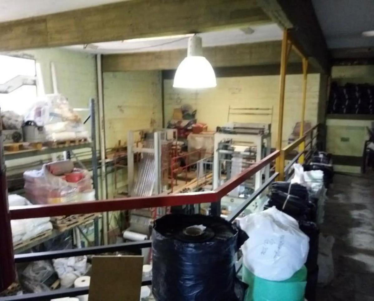 Foto de EXCELENTE EDIFICIO MULTIPROPOSITO EN VENTA SOBRE AMPLIO LOTE, imagen 3