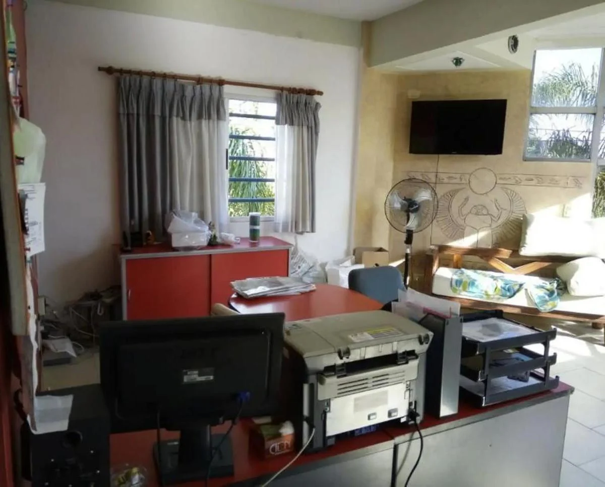 EXCELENTE EDIFICIO MULTIPROPOSITO EN VENTA SOBRE AMPLIO LOTE