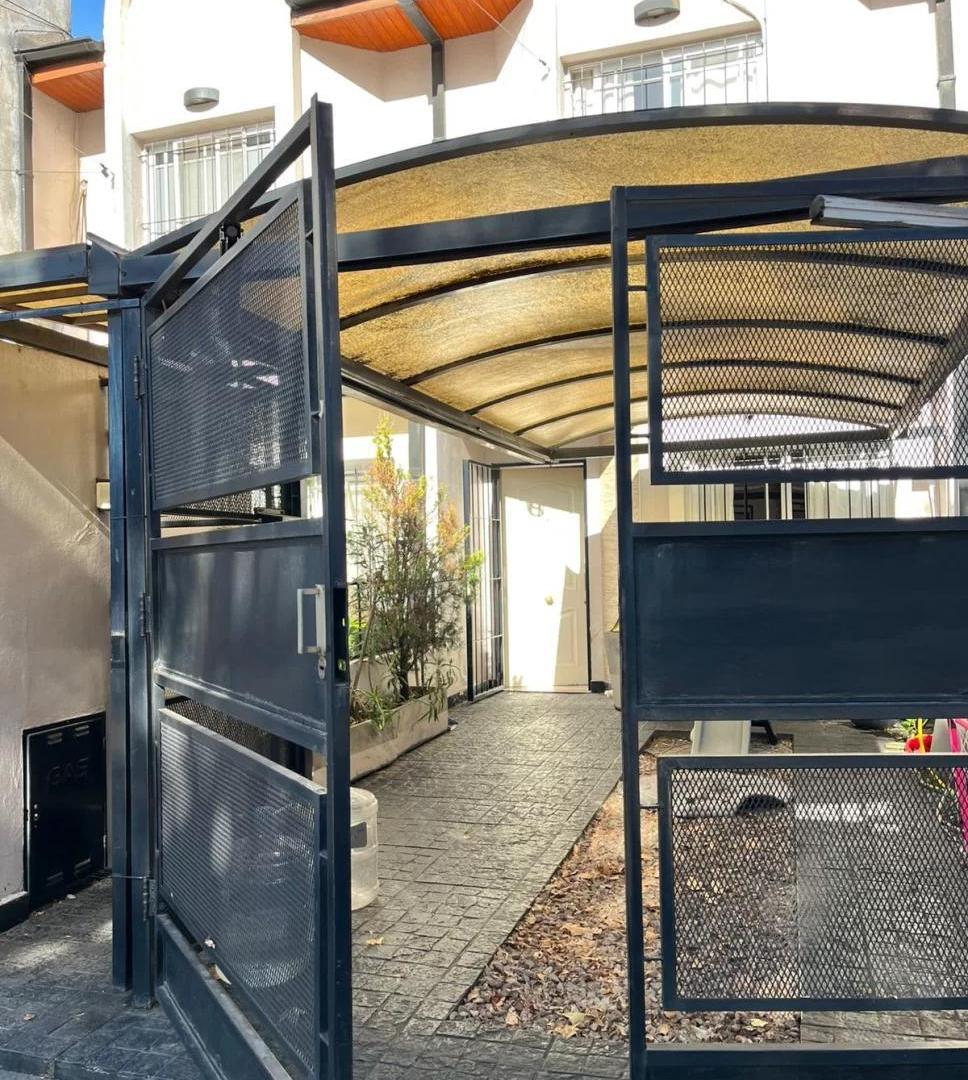 SE ALQUILA TRIPLEX DE CATEGORIA EN RAMOS MEJIA