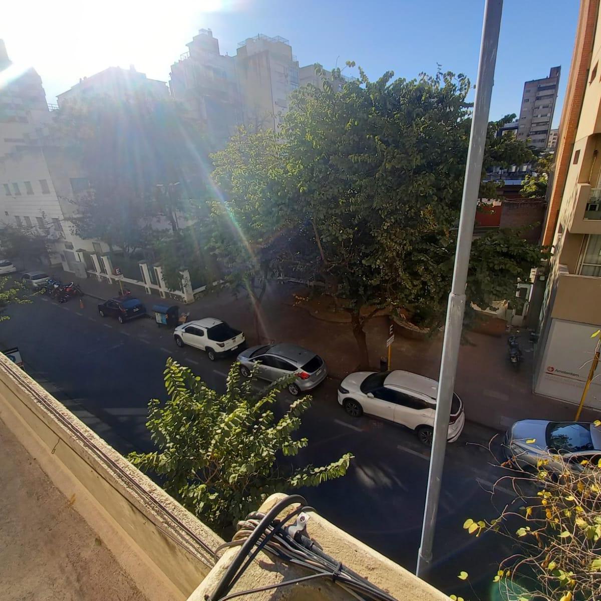 Espectacular Depto 2 Dorm Mas Escrit. C/2 Baños y Terraza Centrico con Aire Ac! 1
