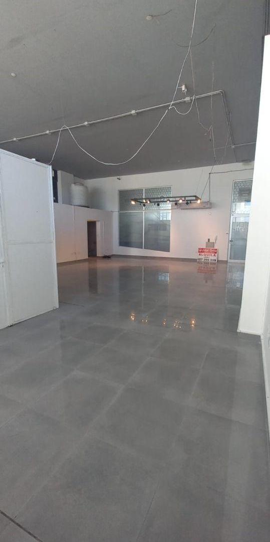 Foto de IMPORTANTE OFICINA COMERCIAL COMPLEJO PRIVADO LA DIVA, AIRES, imagen 2