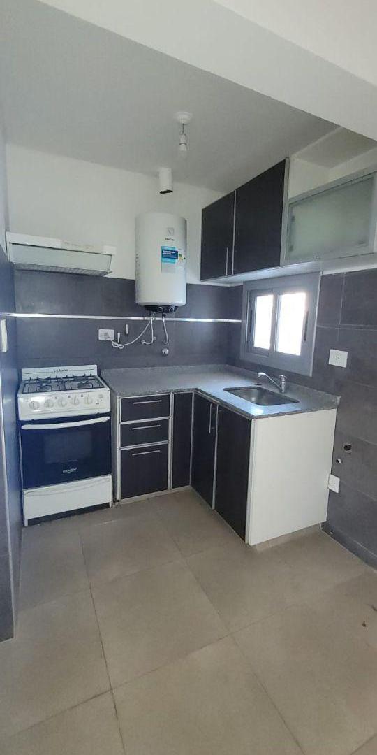 Foto de EXCELENTE DEPTO 1 DORM. C/BALCON Y COCINA EQUIPADA C/LUZ Y GAS ACTIVOS!!, imagen 1