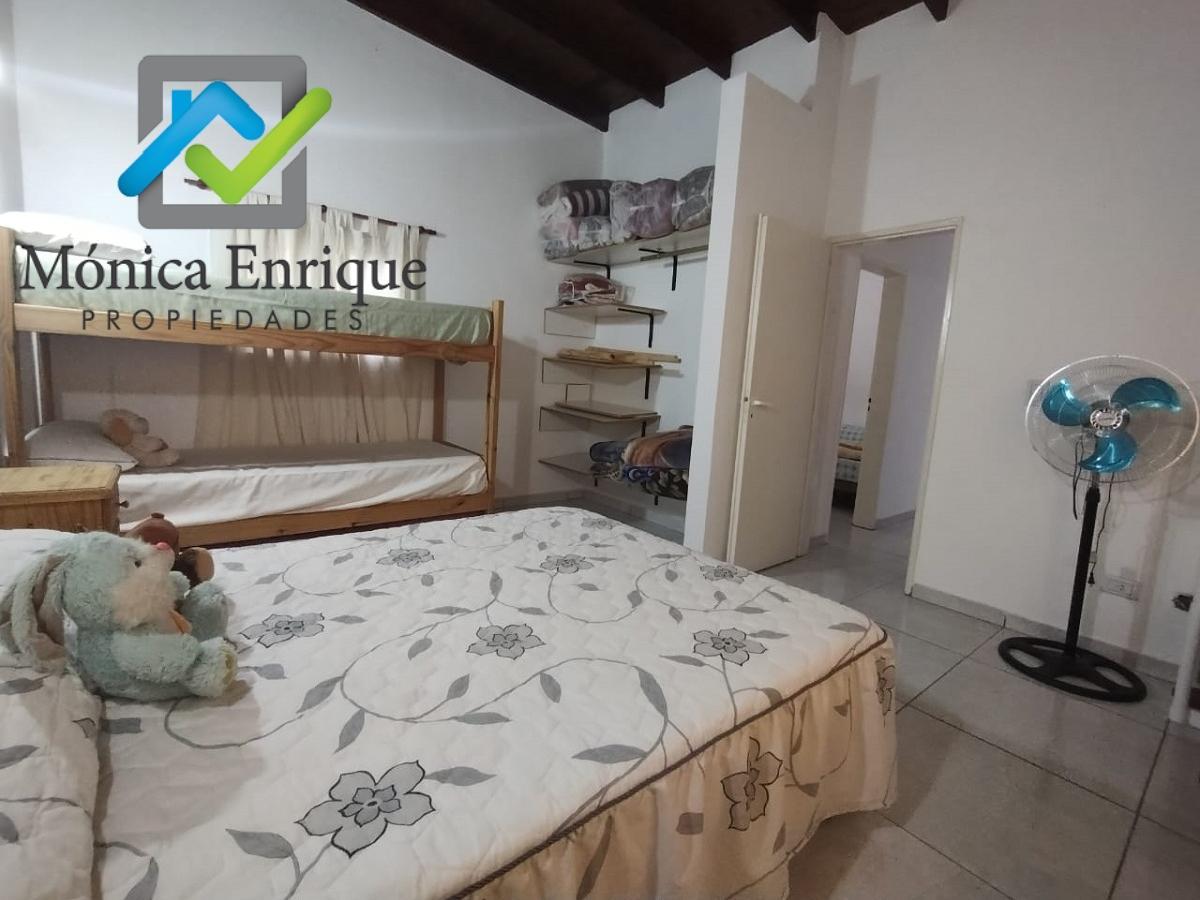 Hermosa Casa de Dos Plantas con Piscina 4