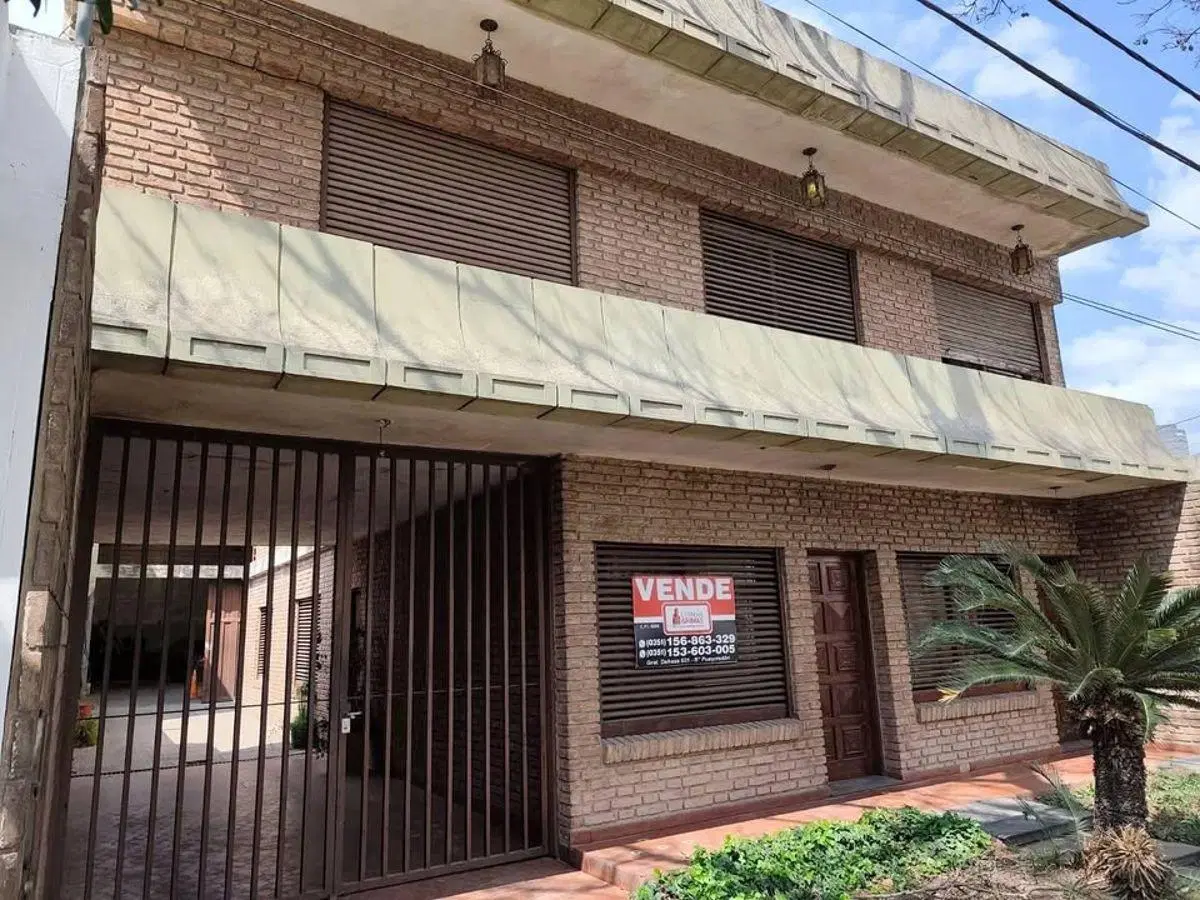 VENDO CASA 3 DORMITORIOS + GALPÓN – 378 M2 CUB 343 M2 TERR – B.° RIVADAVIA - U$S 145.000 4