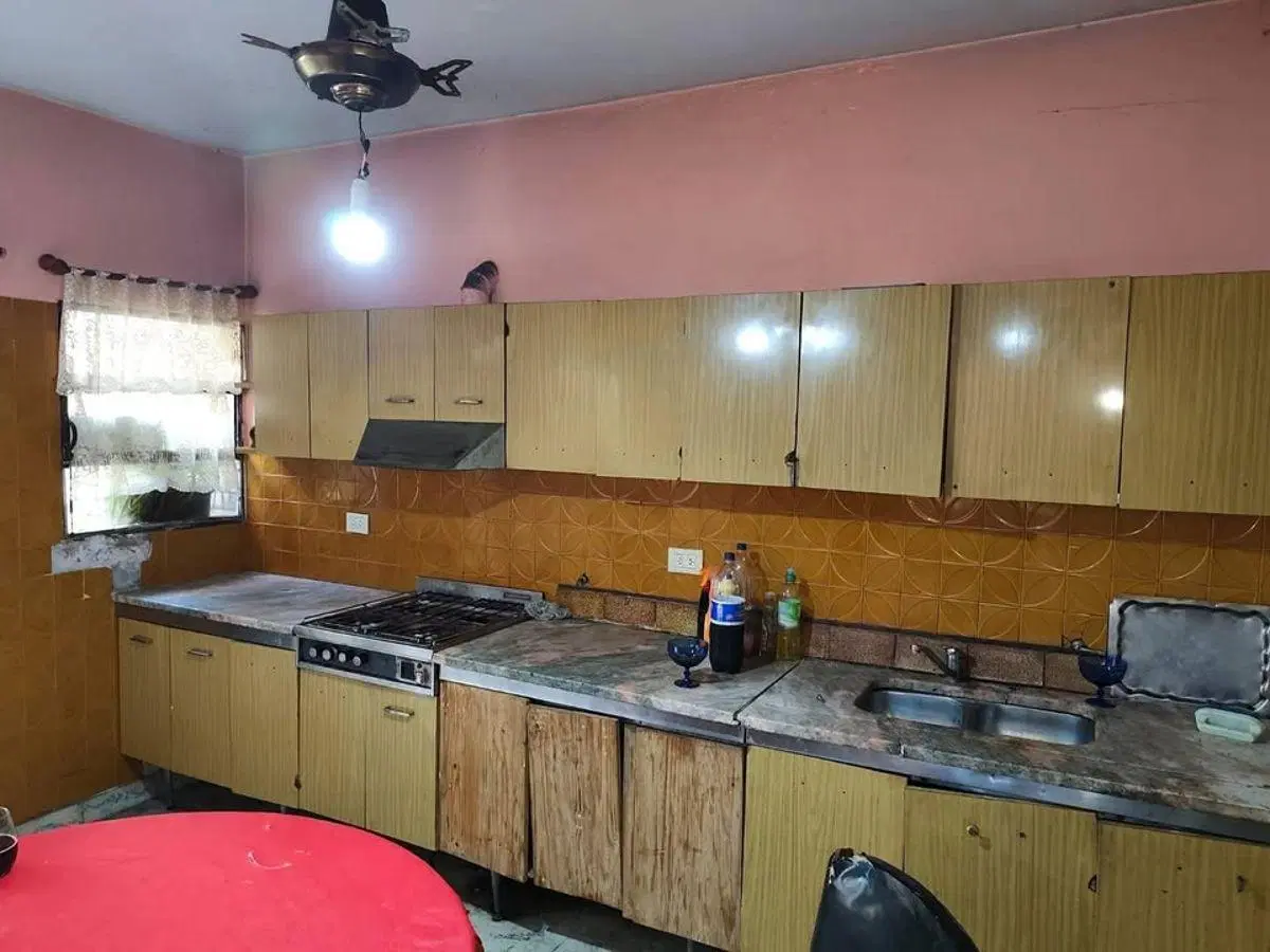 VENDO CASA 3 DORMITORIOS + GALPÓN – 378 M2 CUB 343 M2 TERR – B.° RIVADAVIA - U$S 145.000 1