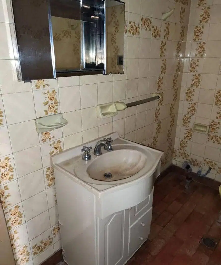 VENDO CASA 3 DORMITORIOS + GALPÓN – 378 M2 CUB 343 M2 TERR – B.° RIVADAVIA - U$S 145.000 5