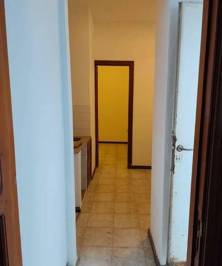 VENDO CASA – 8 DORMITORIOS -290 M2 CUB 161 M2 TERR - B° CENTRO BALCARCE 137 - U$S 235.000 1